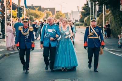 Königspaar mit Hofstaat am Sonntag